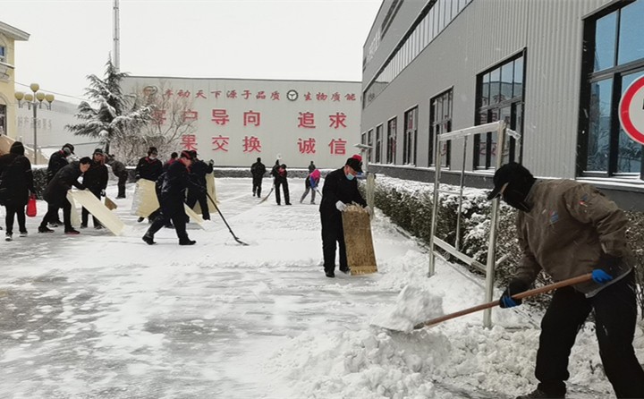 最美不止下雪天，還有這些“掃雪人”.jpg